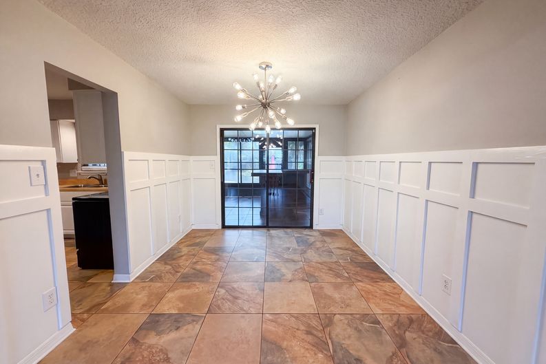 Photo 8 of 28 of 8382 Chason Rd W, Jacksonville, FL