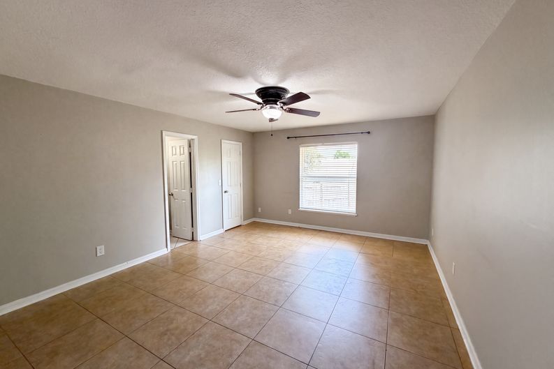 Photo 16 of 29 of 17802 Jefferson St, Oakland, FL