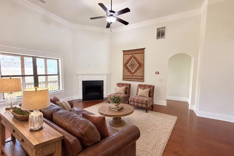 Photo 8 of 24 of 115 Birchwood Ct, Loganville, GA