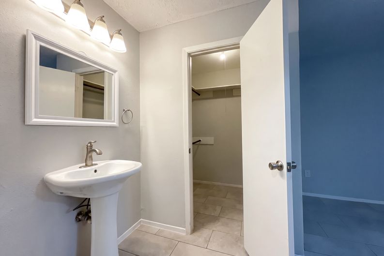 Photo 13 of 16 of 23110 Pennsgrove Rd, Spring, TX