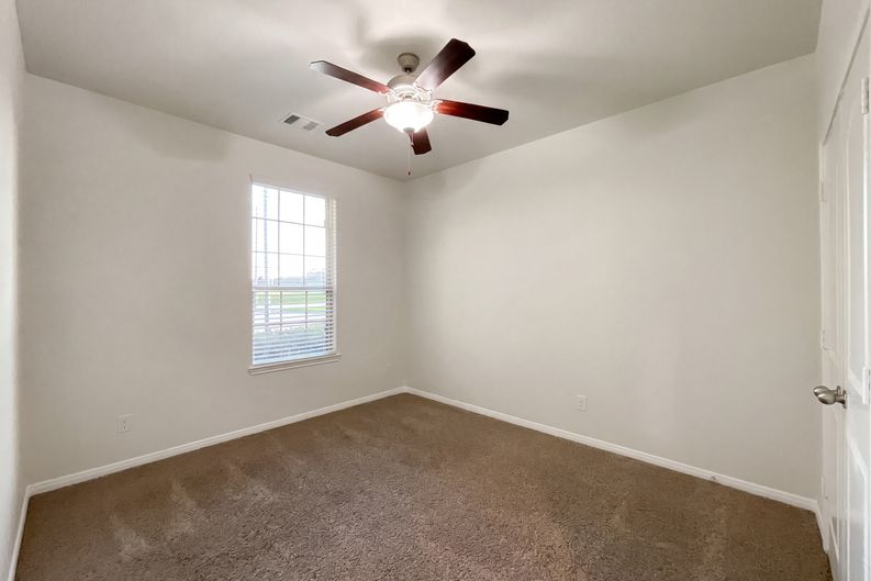 Photo 11 of 19 of 21205 Timber Bluff Ln, Porter, TX