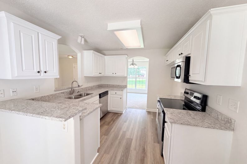 Photo 6 of 25 of 2506 Marixa Dr, Statham, GA