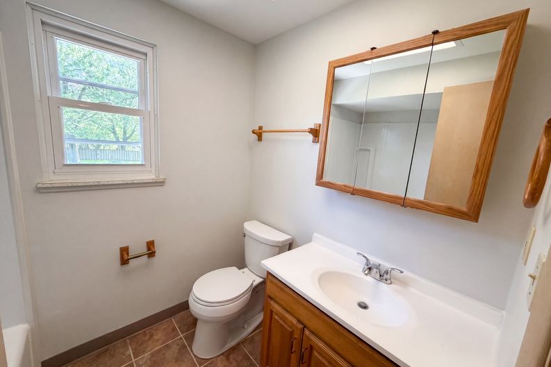 Photo 16 of 24 of 5444 Kenbridge Dr, Cleveland, OH
