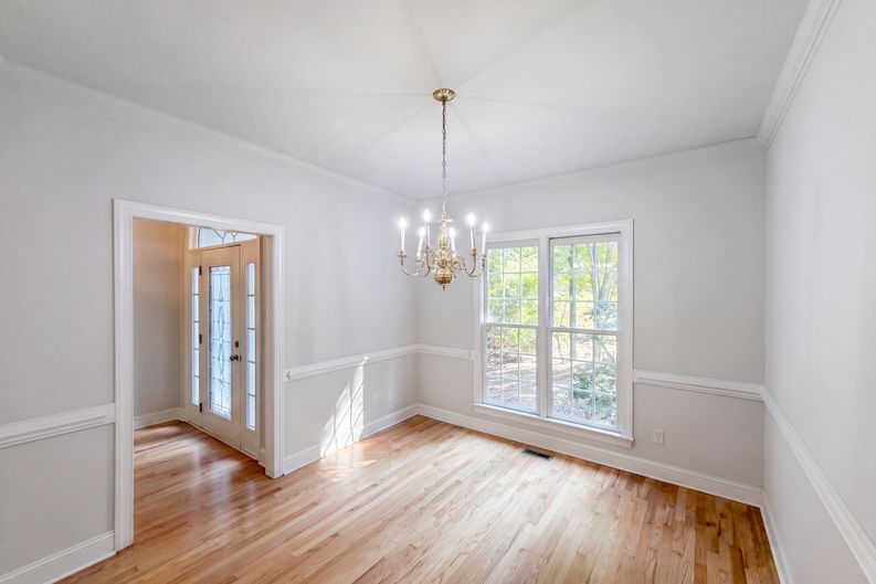 Photo 5 of 15 of 2916 Woodslope Dr, Raleigh, NC
