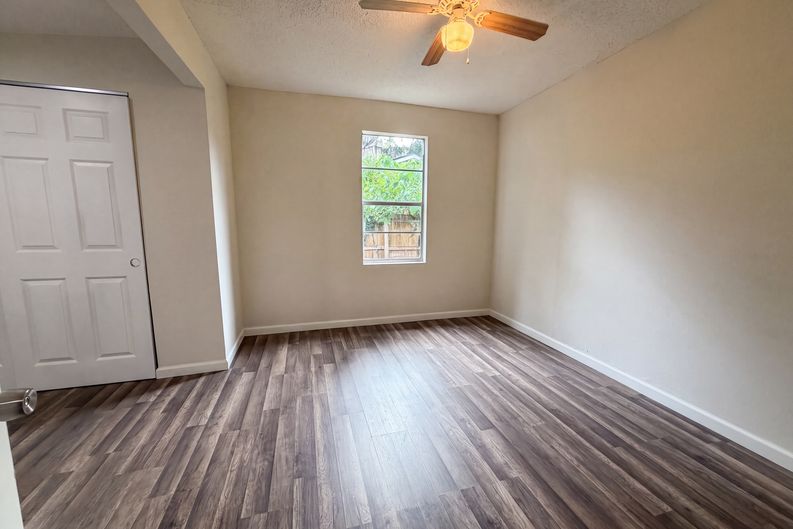 Photo 14 of 21 of 1340 Ottawa Ave, Jacksonville, FL