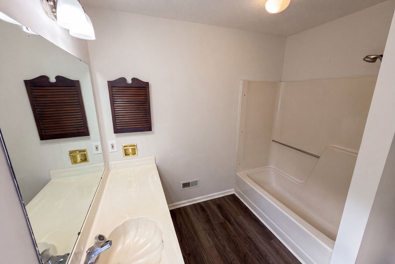 Photo 11 of 19 of 8909 Danson Dr, Charlotte, NC