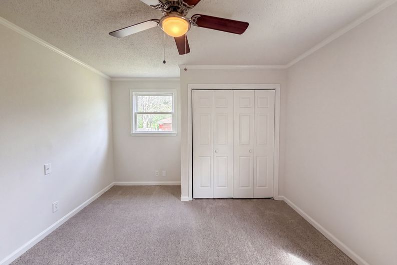 Photo 14 of 23 of 242 Kingswood Dr, Clarksville, TN