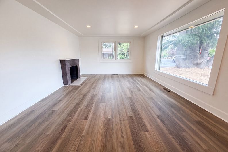 Photo 6 of 16 of 11650 NE Glisan St, Portland, OR