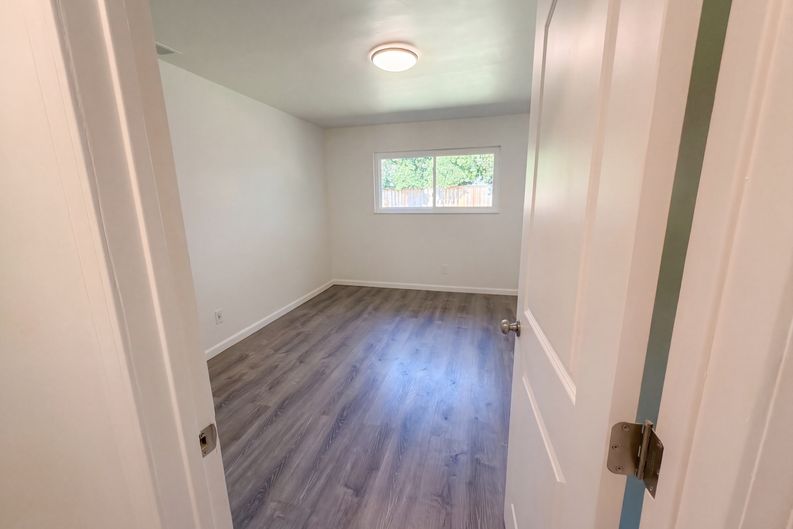 Photo 18 of 37 of 10539 Georgetown Dr, Rancho Cordova, CA