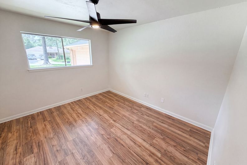 Photo 4 of 23 of 719 Equinox St, Crosby, TX