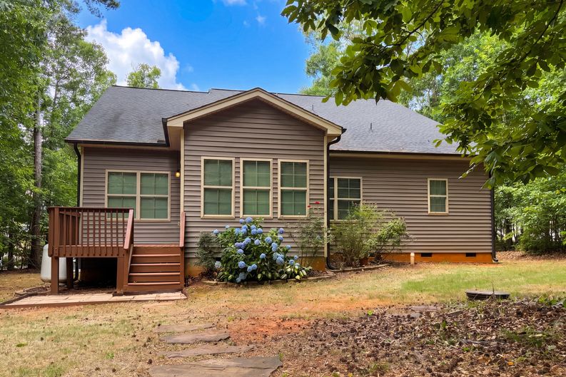 Photo 5 of 26 of 6621 Blalock Forest Dr, Willow Spring, NC