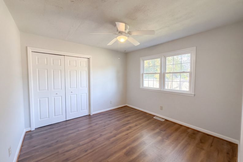 Photo 9 of 12 of 424 Lancaster Rd, Fayetteville, NC