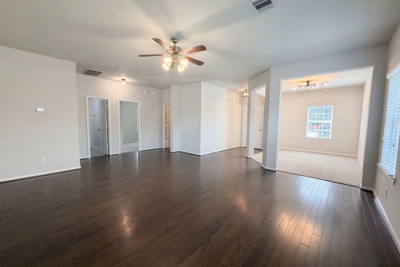 Photo 13 of 23 of 1038 Cash St, Alvin, TX