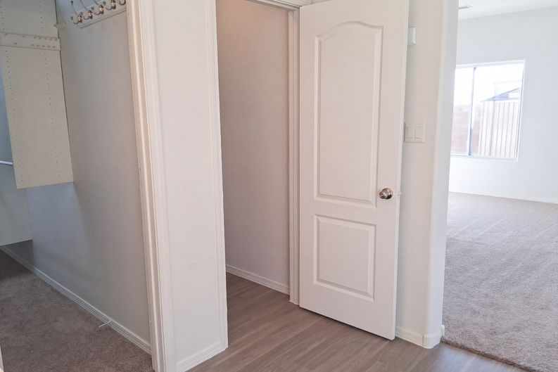 Photo 11 of 28 of 2900 Duerson Trl SW, Albuquerque, NM