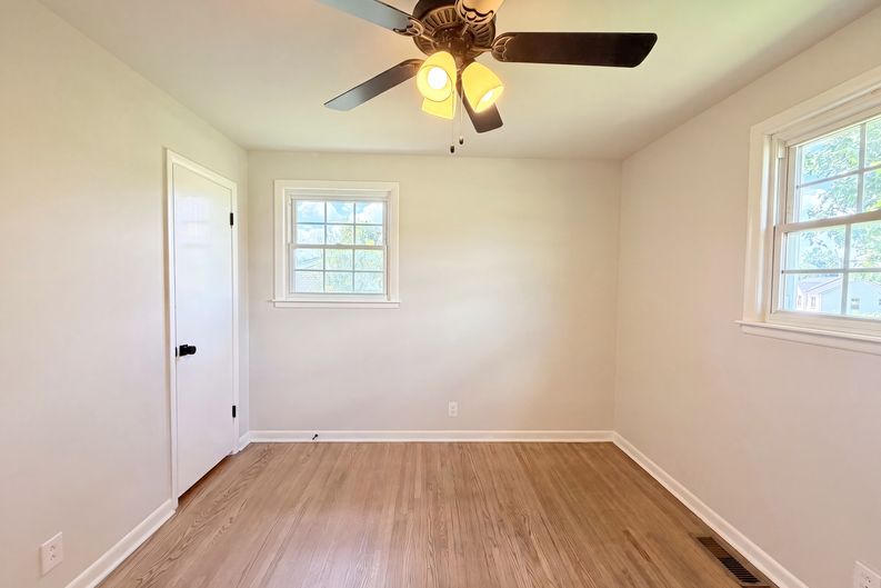 Photo 10 of 17 of 112 Norris Dr, Clarksville, TN