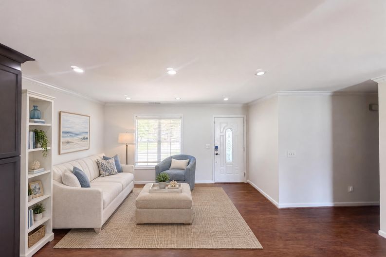 Photo 3 of 17 of 2 Cabot Ct, Greensboro, NC
