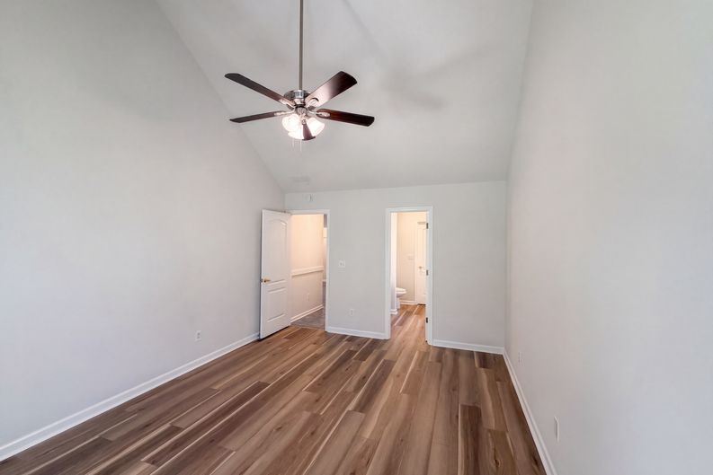 Photo 4 of 26 of 105 Nanci Ct, Stockbridge, GA