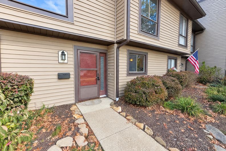 Photo 18 of 21 of 1135 Canyon View Rd, Northfield, OH