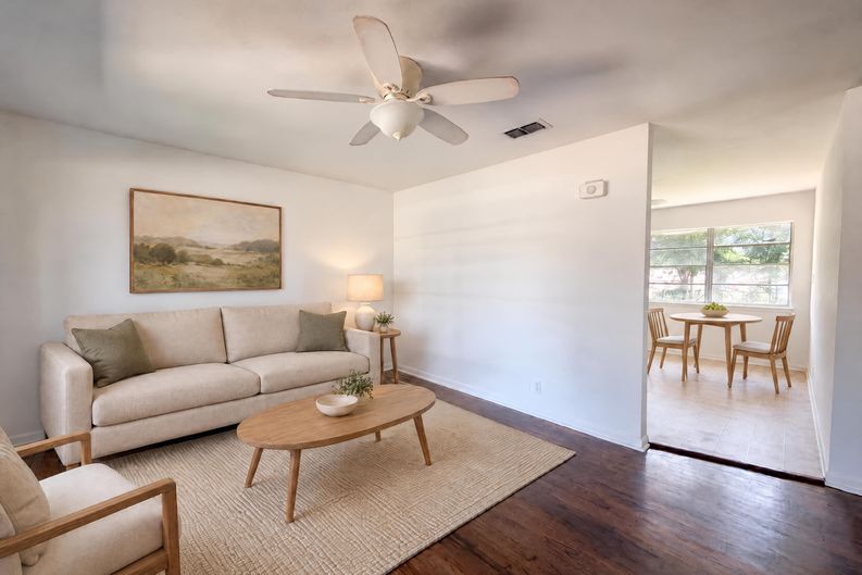 Photo 7 of 16 of 1213 S Ridgeway Dr, Cleburne, TX