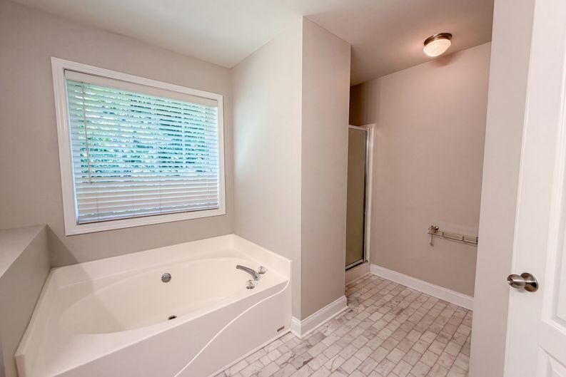 Photo 10 of 32 of 4468 Karron Dr, Powder Springs, GA