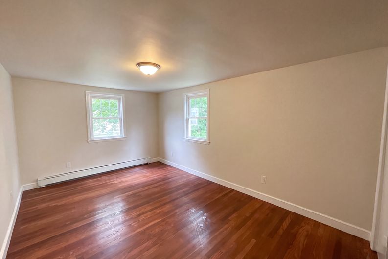 Photo 11 of 28 of 48 Woodlawn St, Randolph, MA