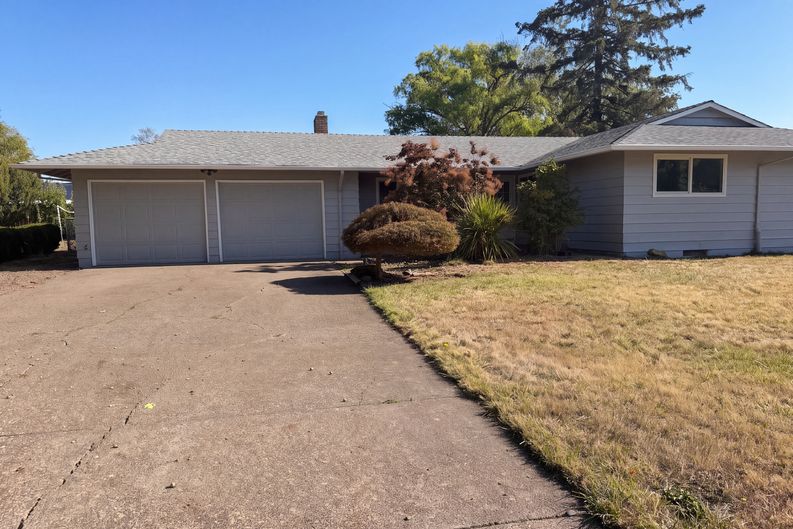 Photo 6 of 23 of 1573 NE Barberry Dr, Hillsboro, OR
