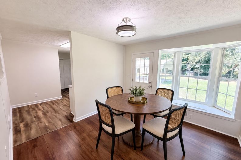 Photo 7 of 17 of 467 Oak Way, Lawrenceville, GA