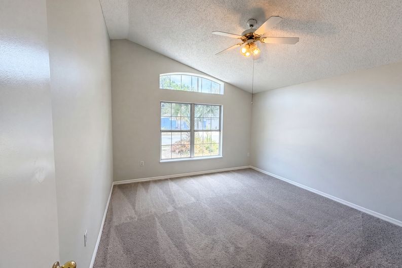 Photo 4 of 20 of 114 Pamala Ct, Sanford, FL