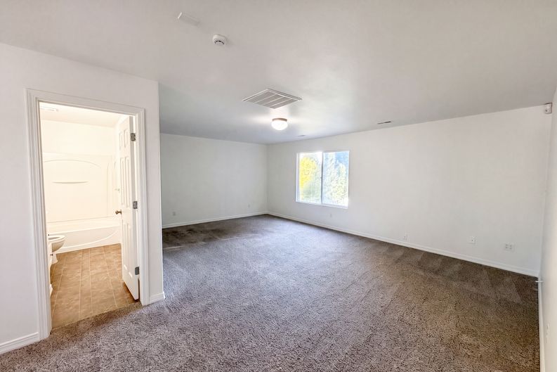 Photo 11 of 26 of 866 S 1580 W, Lehi, UT