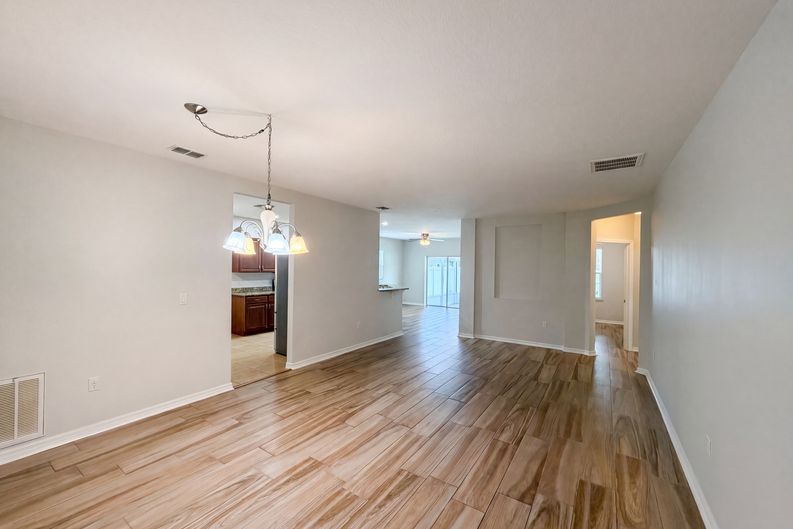 Photo 3 of 24 of 1048 Bethpage Rd, Auburndale, FL