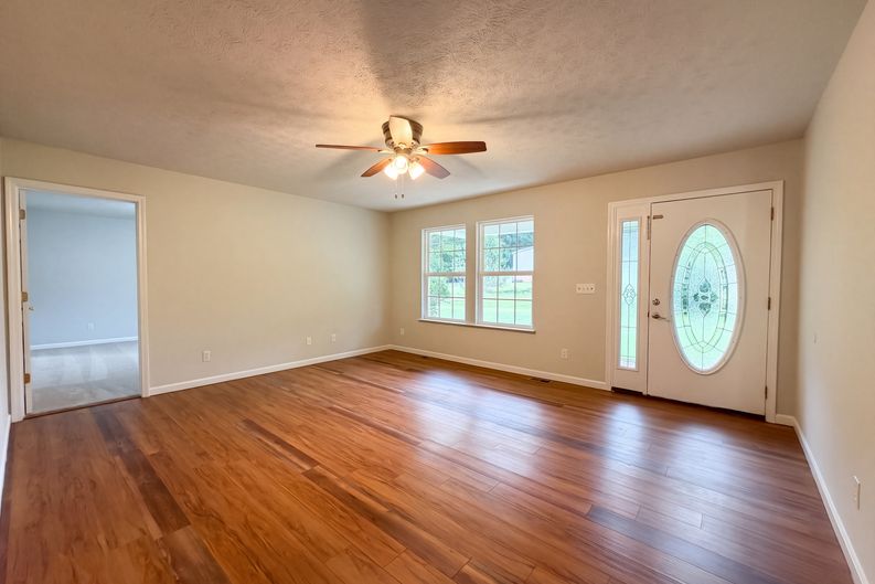 Photo 3 of 18 of 1023 Kaity Brooke Dr, Portland, TN