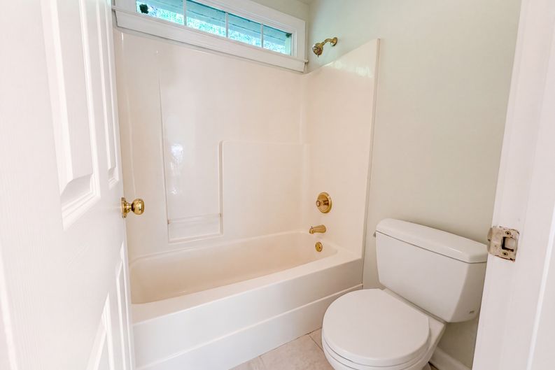 Photo 11 of 24 of 102 Shorecrest Cir, Hendersonville, TN