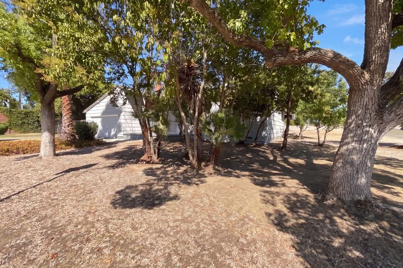 Photo 25 of 30 of 5313 Fernwood Way, Sacramento, CA