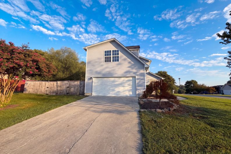 Photo 5 of 30 of 7111 Pinecroft Ln, Knoxville, TN