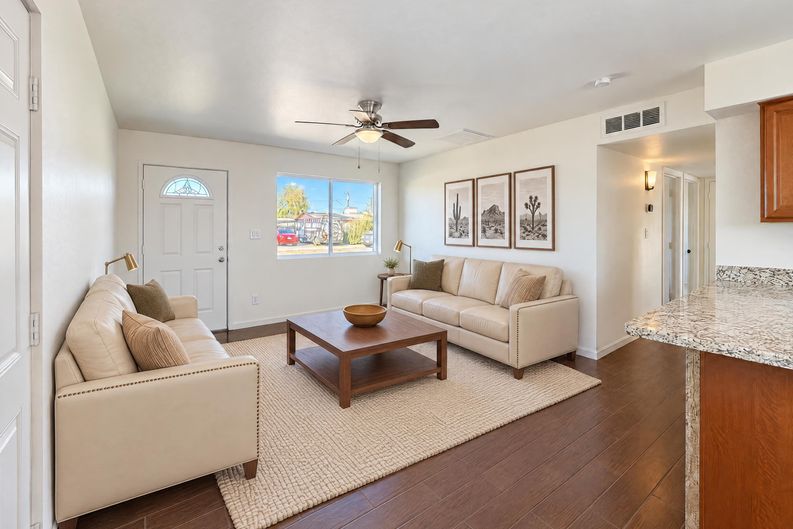 Photo 9 of 21 of 2221 W Altadena Ave, Phoenix, AZ