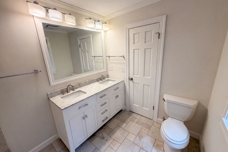 Photo 17 of 53 of 4958 Scotts Creek Trl, Peachtree Corners, GA
