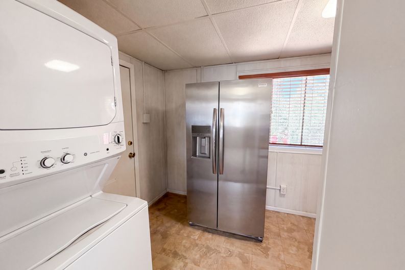 Photo 7 of 21 of 1758 39th St, Los Alamos, NM