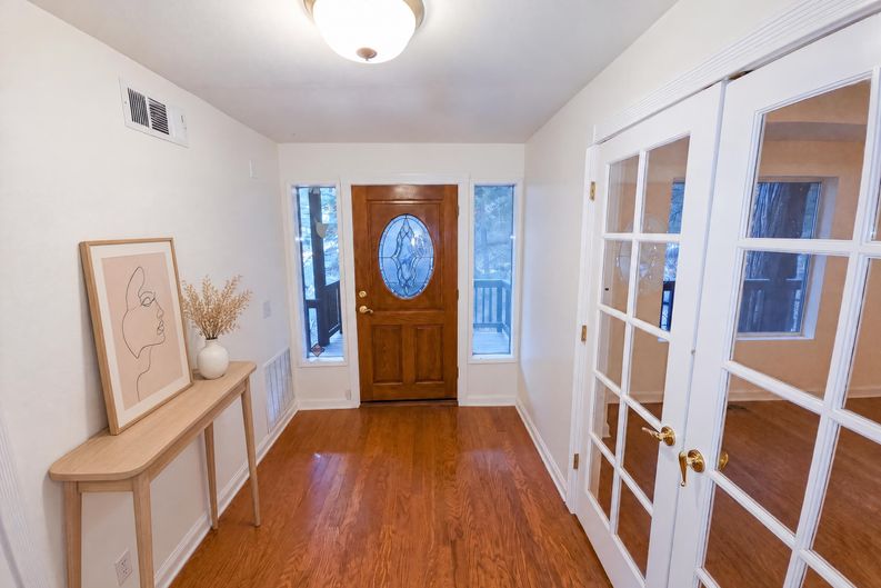 Photo 6 of 31 of 472 Brentwood Dr, Lake Arrowhead, CA