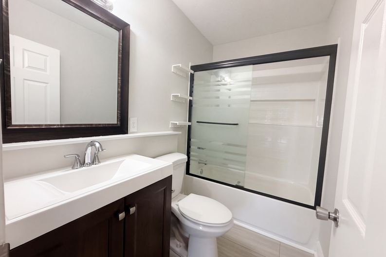 Photo 16 of 40 of 2790 Azelda St, Columbus, OH