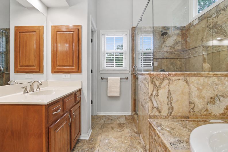 Photo 34 of 47 of 11715 Dunhill Place Dr, Johns Creek, GA
