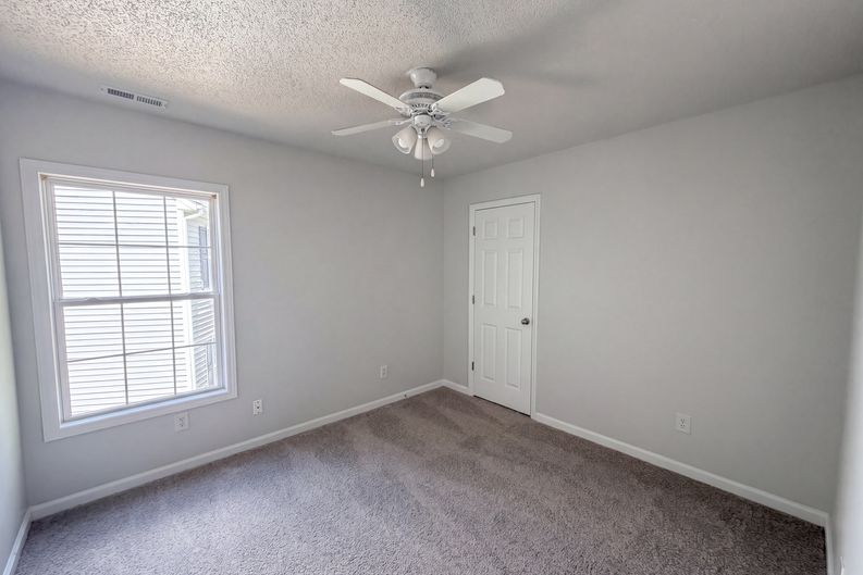Photo 11 of 18 of 708 Woodgreen Dr, Durham, NC