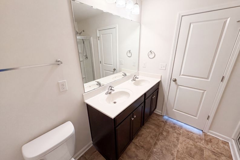 Photo 20 of 26 of 9833 Wardley Dr, Charlotte, NC