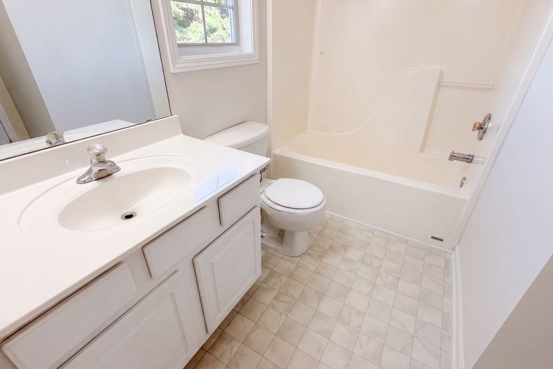Photo 19 of 25 of 1668 Bennett Dr, McDonough, GA