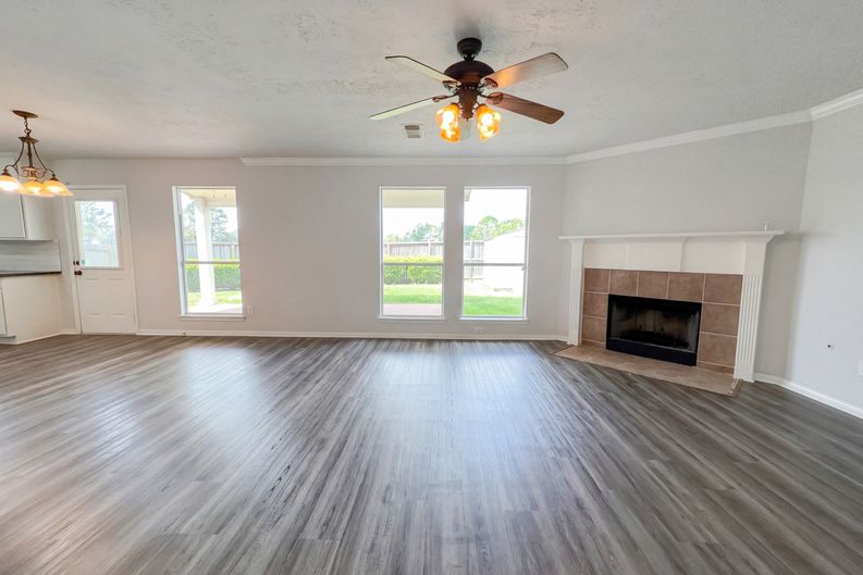 Photo 14 of 22 of 12111 Virline Ln, Houston, TX