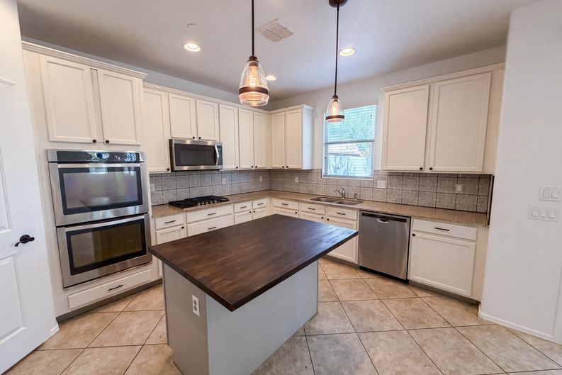 Photo 12 of 38 of 21276 W Berkeley Rd, Buckeye, AZ