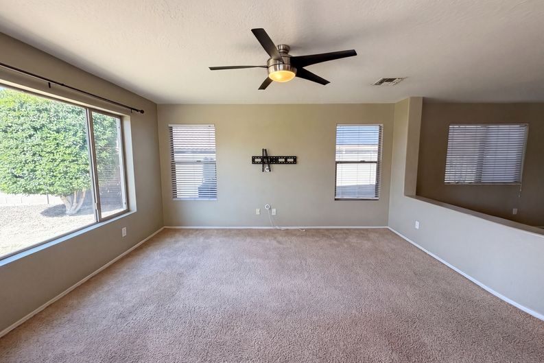 Photo 11 of 33 of 11397 W Lincoln St, Avondale, AZ