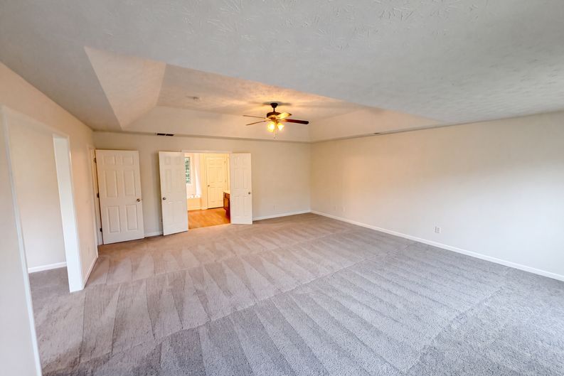 Photo 4 of 28 of 5747 Union Pointe Dr, Union City, GA
