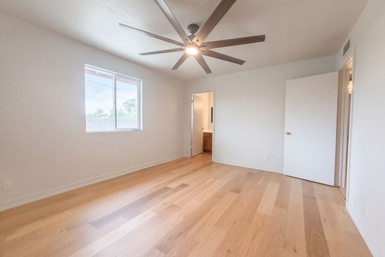 Photo 4 of 16 of 9919 E Magnolia St, Mesa, AZ