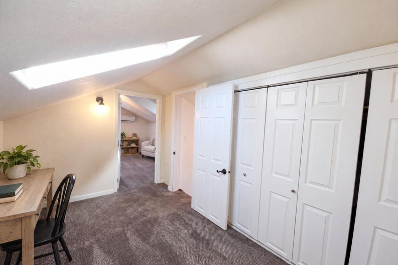 Photo 9 of 22 of 93291 Prairie Rd, Junction City, OR