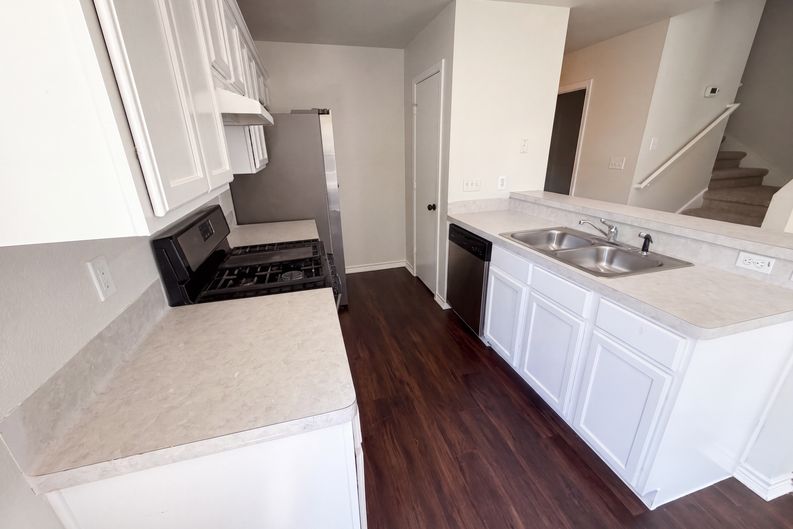 Photo 13 of 17 of 1555 Parkfield Cir, Round Rock, TX